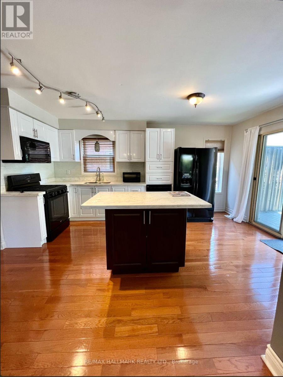 393 Pickering Crescent, Newmarket, Ontario L3Y 8G8 - Photo 6 - N12594290