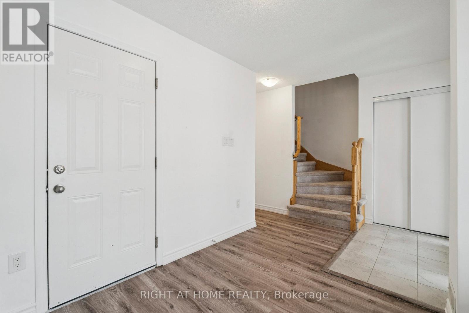 46 Village Gate Drive, Wasaga Beach, Ontario L9Z 0J7 - Photo 11 - S12594116