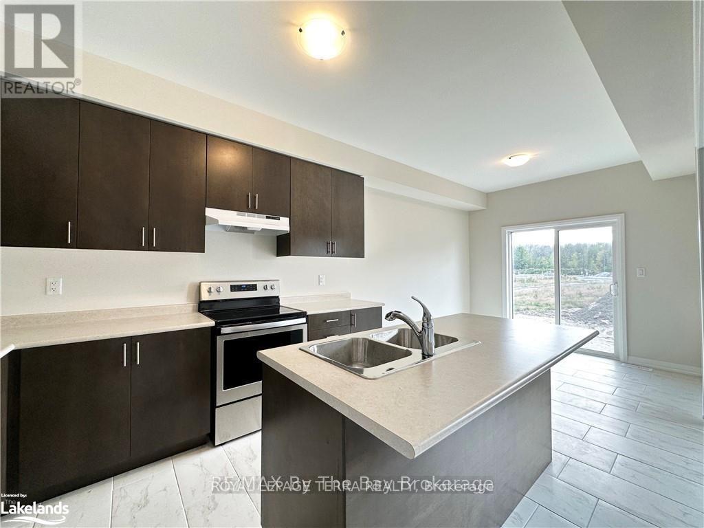 58 Nicort Road, Wasaga Beach, Ontario L9Z 0N4 - Photo 4 - S12594188