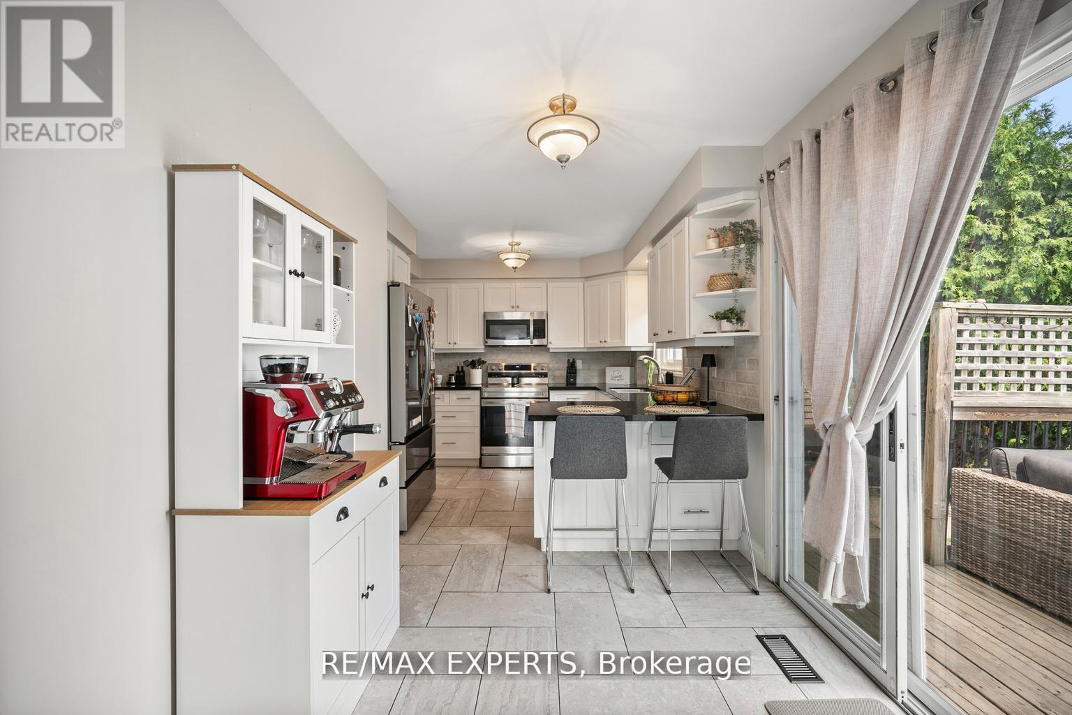 11 Penton Drive, Barrie, Ontario  L4N 7A3 - Photo 11 - S12594202