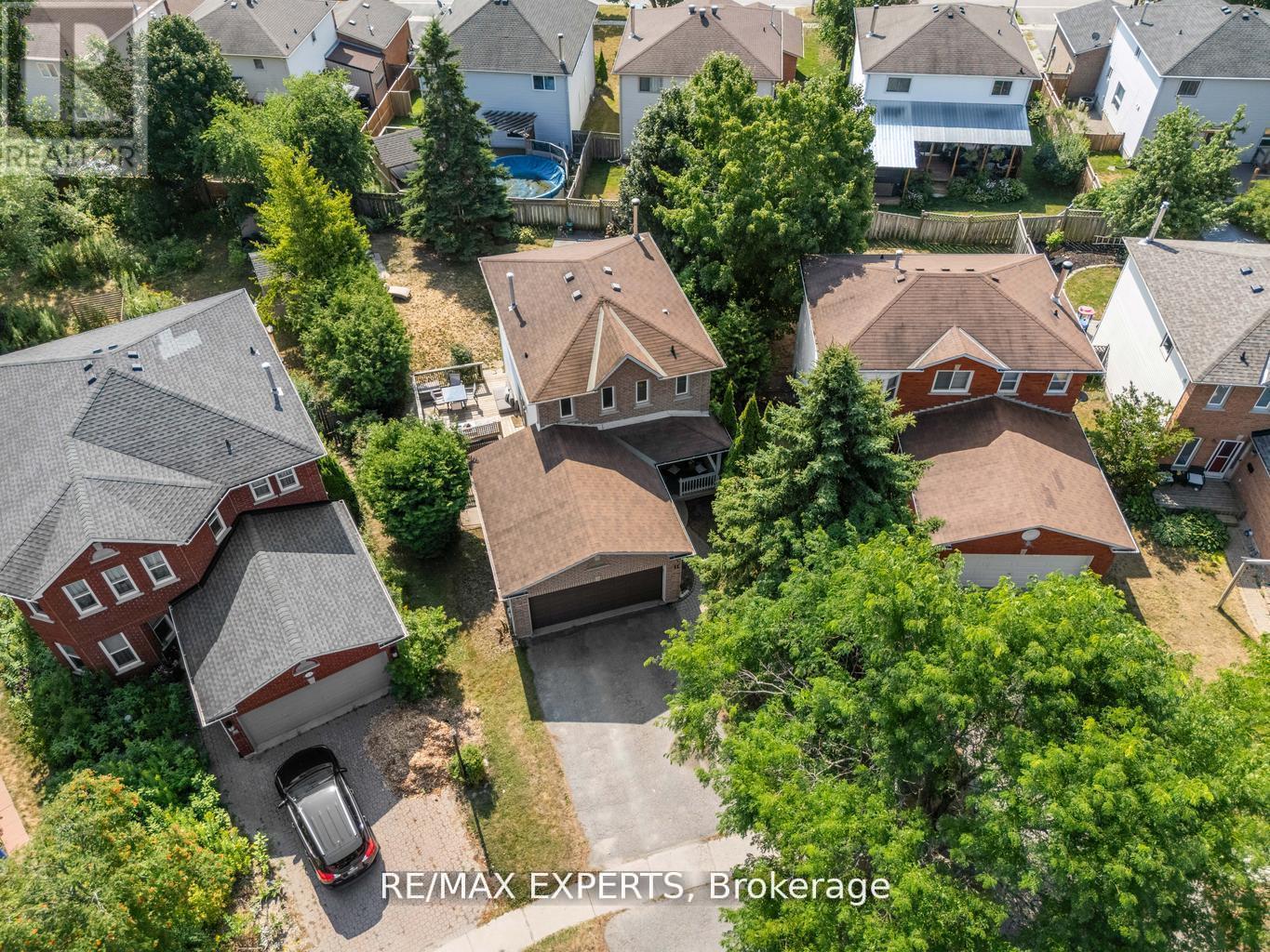 11 Penton Drive, Barrie, Ontario  L4N 7A3 - Photo 2 - S12594202