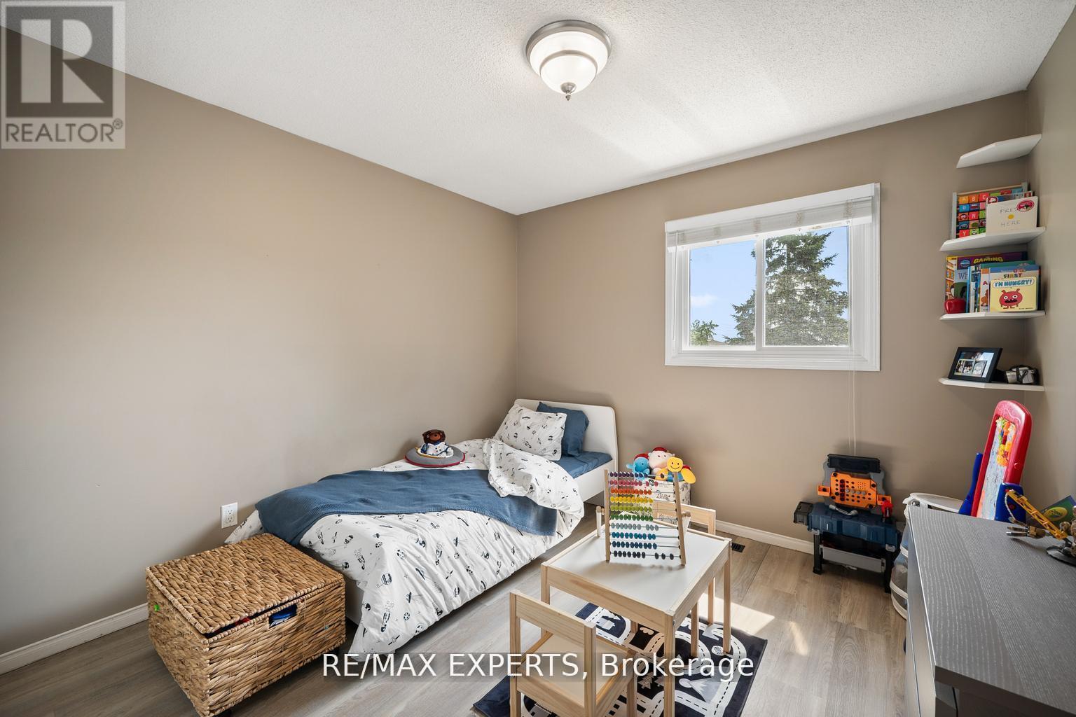 11 Penton Drive, Barrie, Ontario  L4N 7A3 - Photo 20 - S12594202