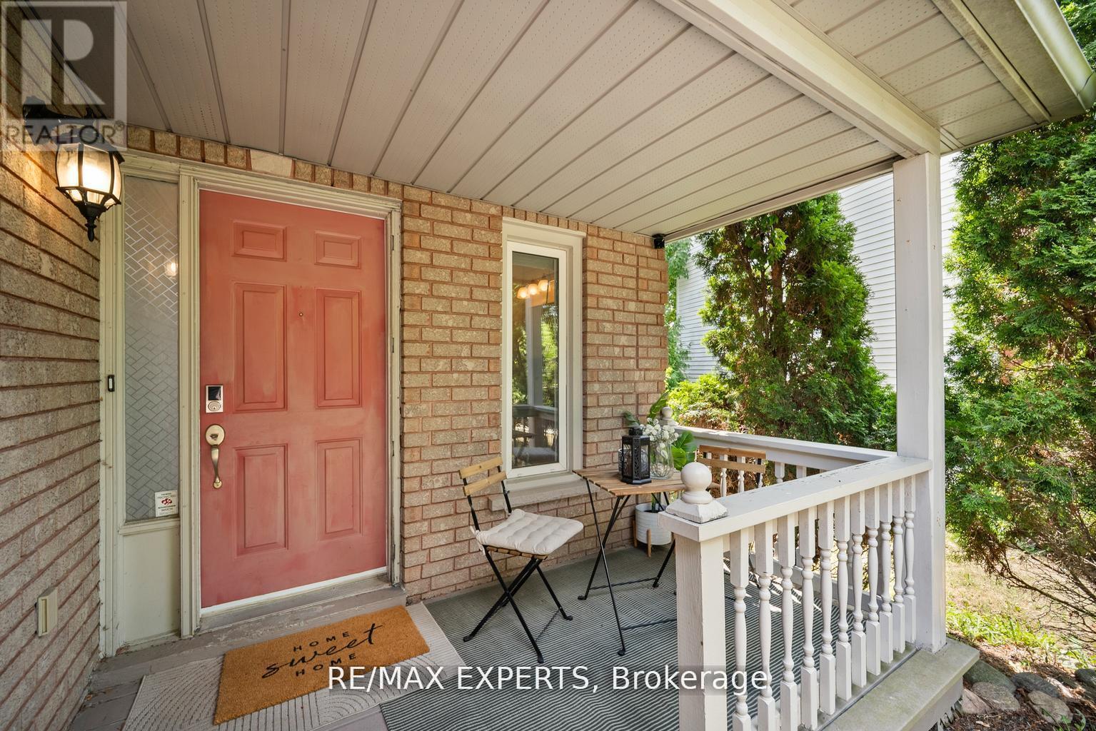 11 Penton Drive, Barrie, Ontario  L4N 7A3 - Photo 4 - S12594202