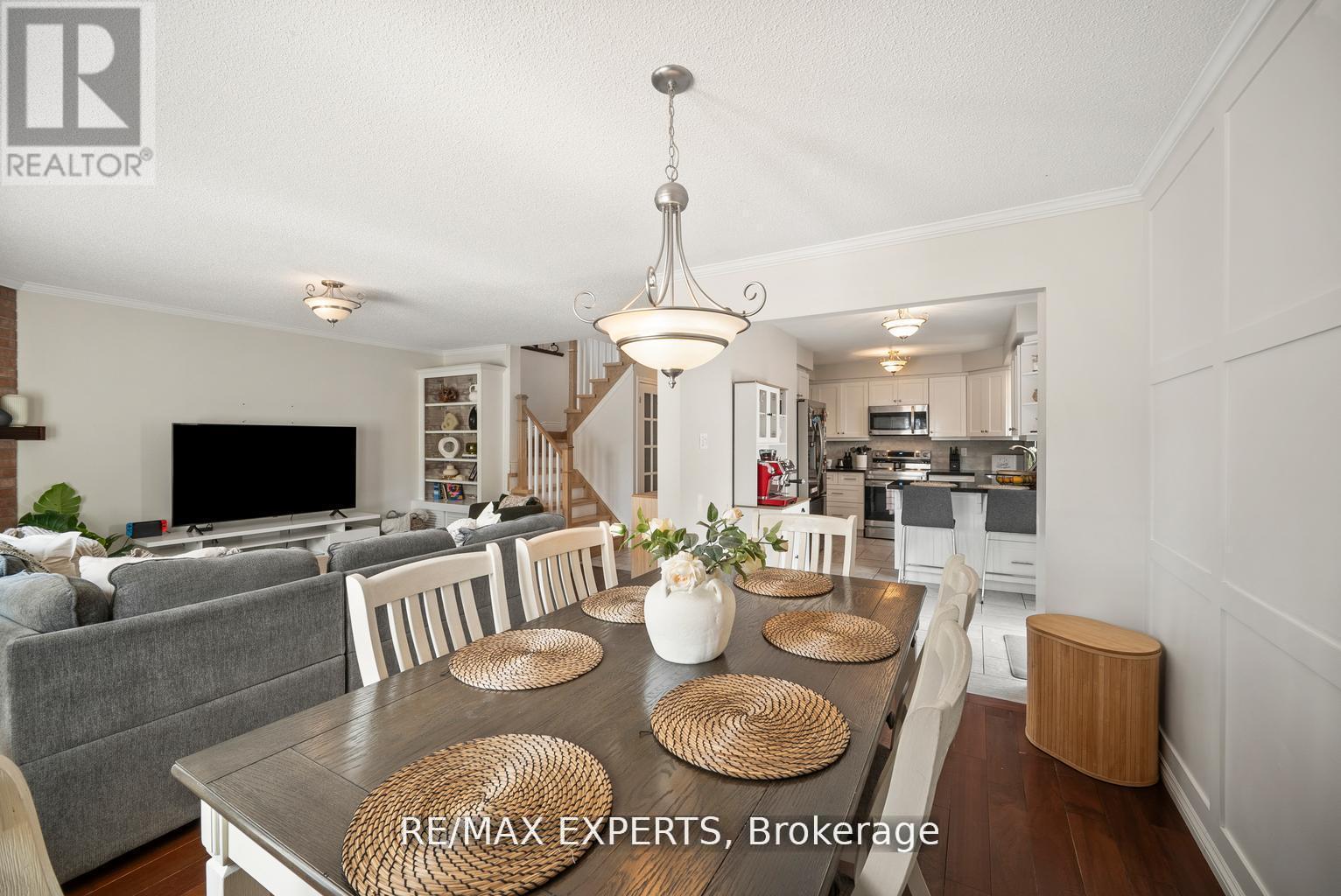 11 Penton Drive, Barrie, Ontario  L4N 7A3 - Photo 9 - S12594202