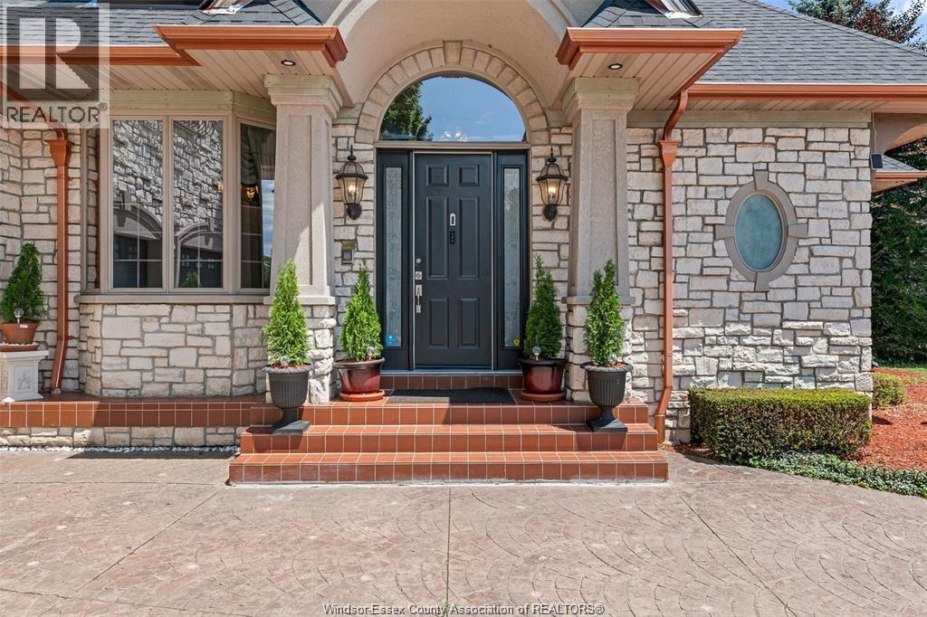 490 Shoreview, Windsor, Ontario N8P 1M7 - Photo 3 - 25030970
