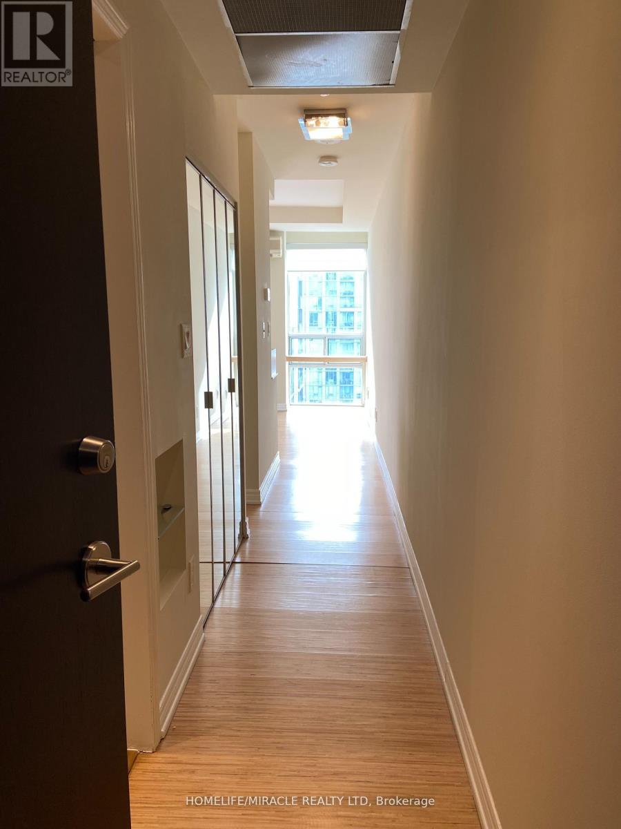 3305 - 3504 Hurontario Street, Mississauga, Ontario  L5B 0B9 - Photo 3 - W12594100