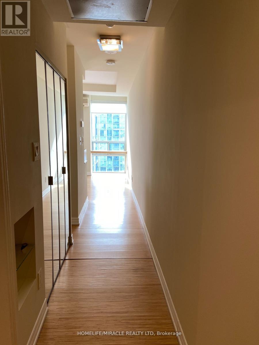 3305 - 3504 Hurontario Street, Mississauga, Ontario  L5B 0B9 - Photo 4 - W12594100