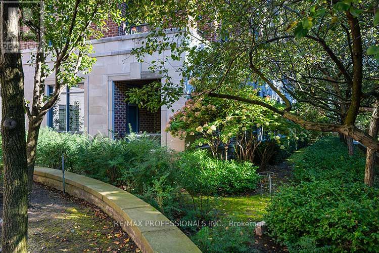 113 - 25 Earlington Avenue, Toronto, Ontario  M8X 3A3 - Photo 13 - W12594122