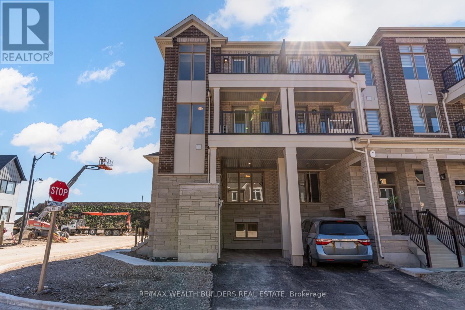 1 KINGS HILL DRIVE, Brampton, Ontario