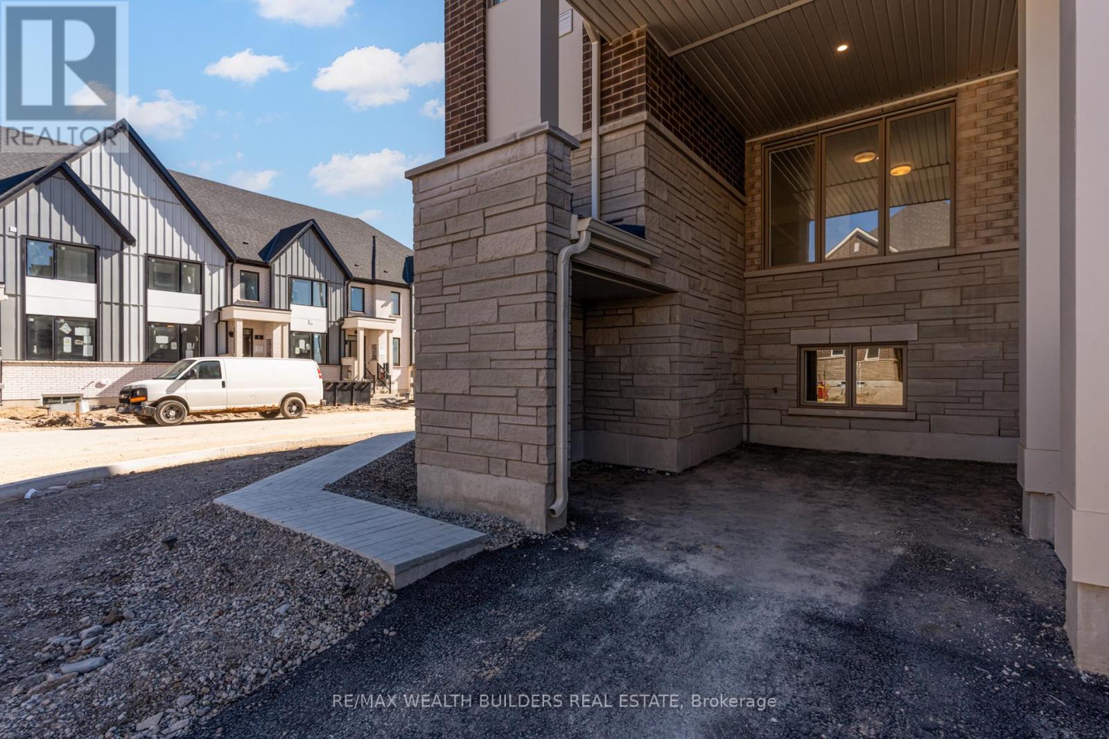 1 Kings Hill Drive, Brampton, Ontario  L7A 0B8 - Photo 34 - W12594162