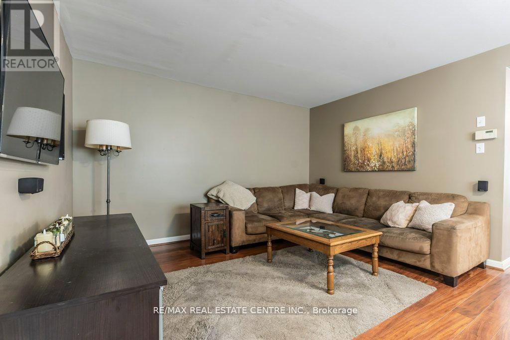 46 Livingston Road, Milton, Ontario  L9T 6B7 - Photo 14 - W12594170