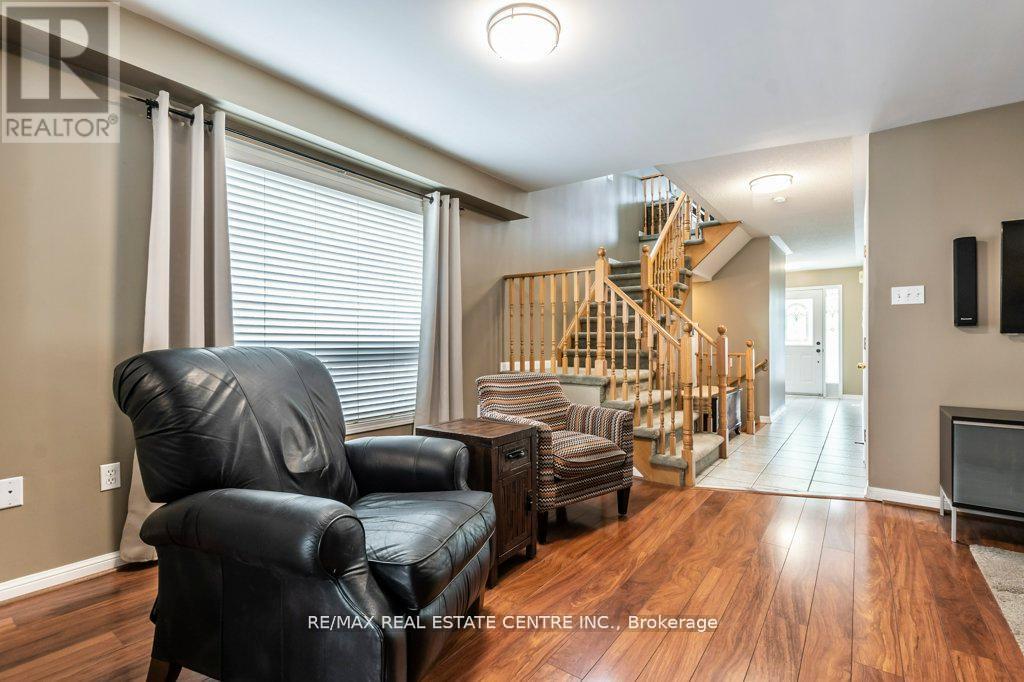 46 Livingston Road, Milton, Ontario  L9T 6B7 - Photo 15 - W12594170