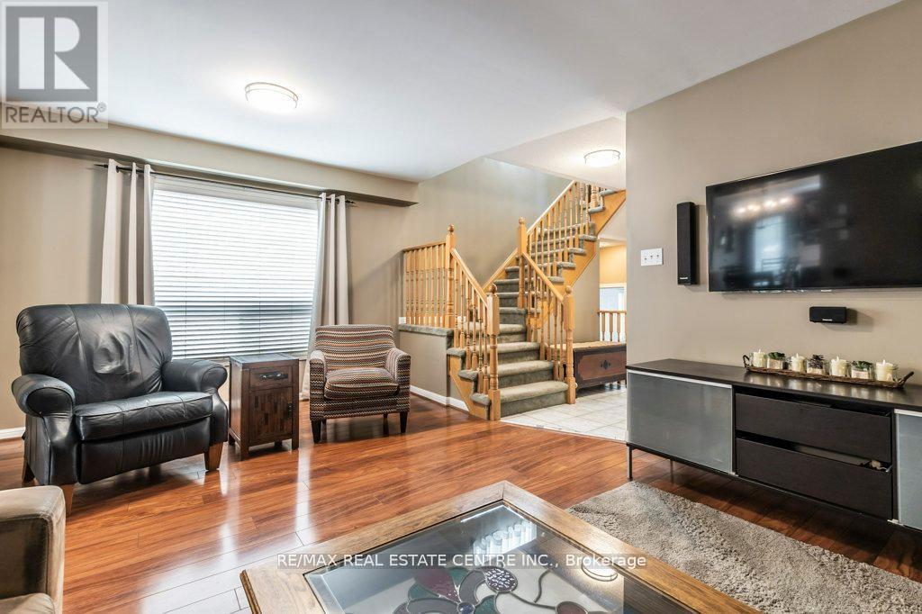 46 Livingston Road, Milton, Ontario  L9T 6B7 - Photo 17 - W12594170