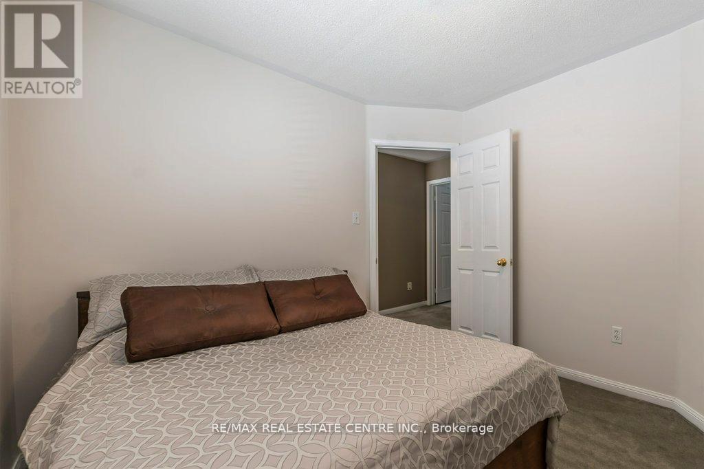 46 Livingston Road, Milton, Ontario  L9T 6B7 - Photo 25 - W12594170