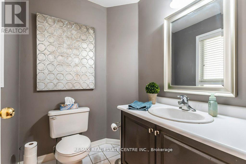 46 Livingston Road, Milton, Ontario  L9T 6B7 - Photo 35 - W12594170