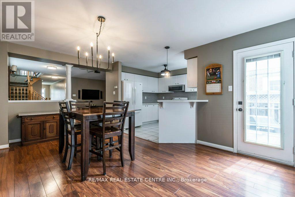 46 Livingston Road, Milton, Ontario  L9T 6B7 - Photo 9 - W12594170