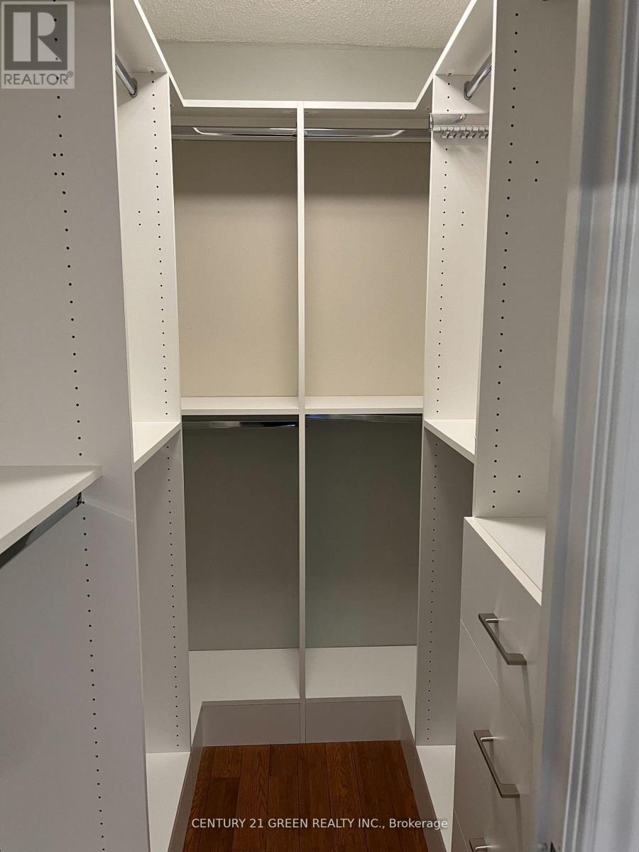 1413 - 55 Kingsbridge Garden Circle, Mississauga, Ontario  L5R 1Y1 - Photo 9 - W12594184