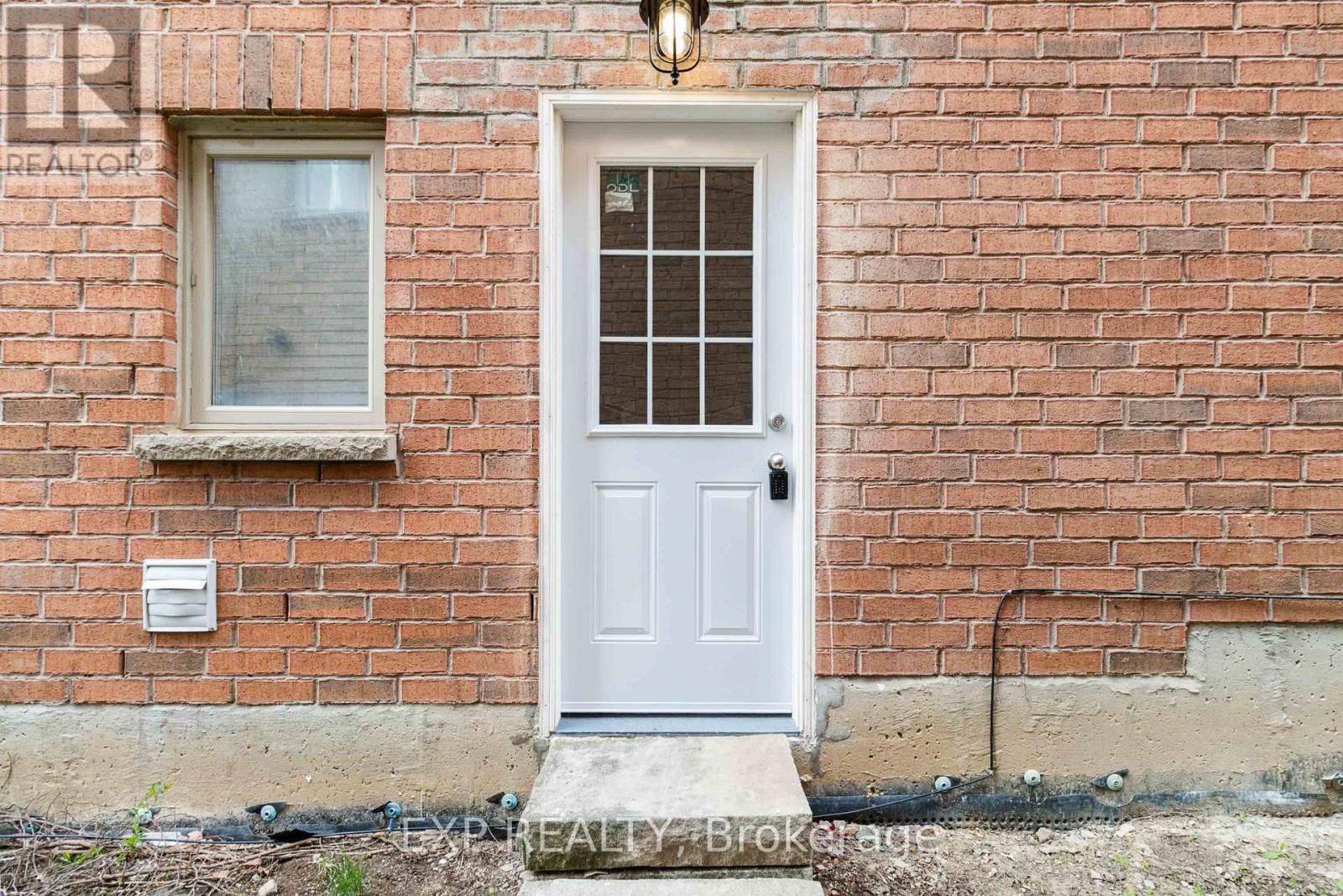 Basmt - 397 Scott Boulevard, Milton, Ontario  L9T 0T0 - Photo 4 - W12594190