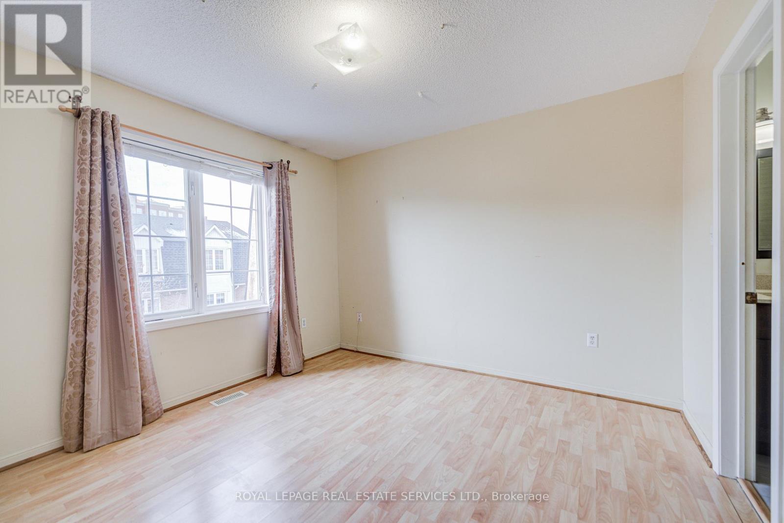 27 - 4991 Rathkeale Road, Mississauga, Ontario  L5V 2G9 - Photo 31 - W12594192