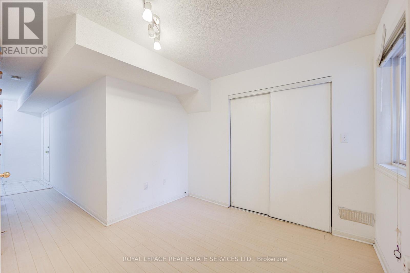 27 - 4991 Rathkeale Road, Mississauga, Ontario  L5V 2G9 - Photo 9 - W12594192