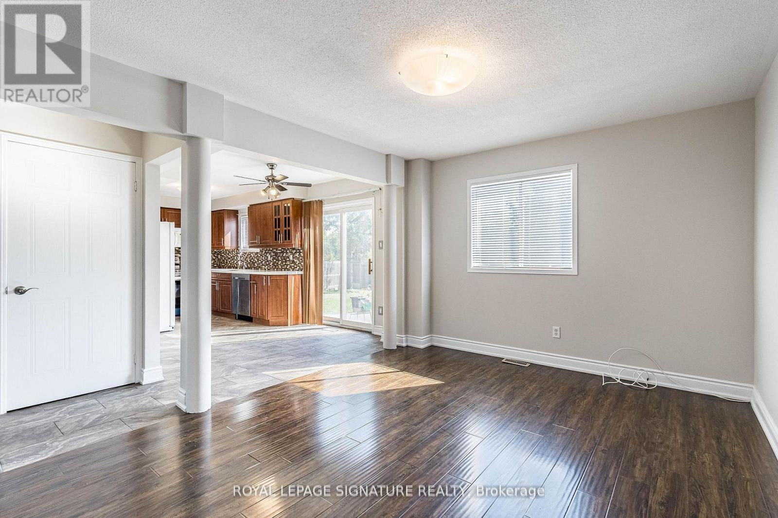 37 Richwood Crescent, Brampton, Ontario  L6X 4K8 - Photo 11 - W12594212