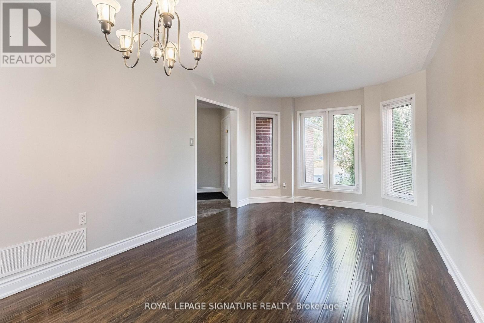 37 Richwood Crescent, Brampton, Ontario  L6X 4K8 - Photo 13 - W12594212