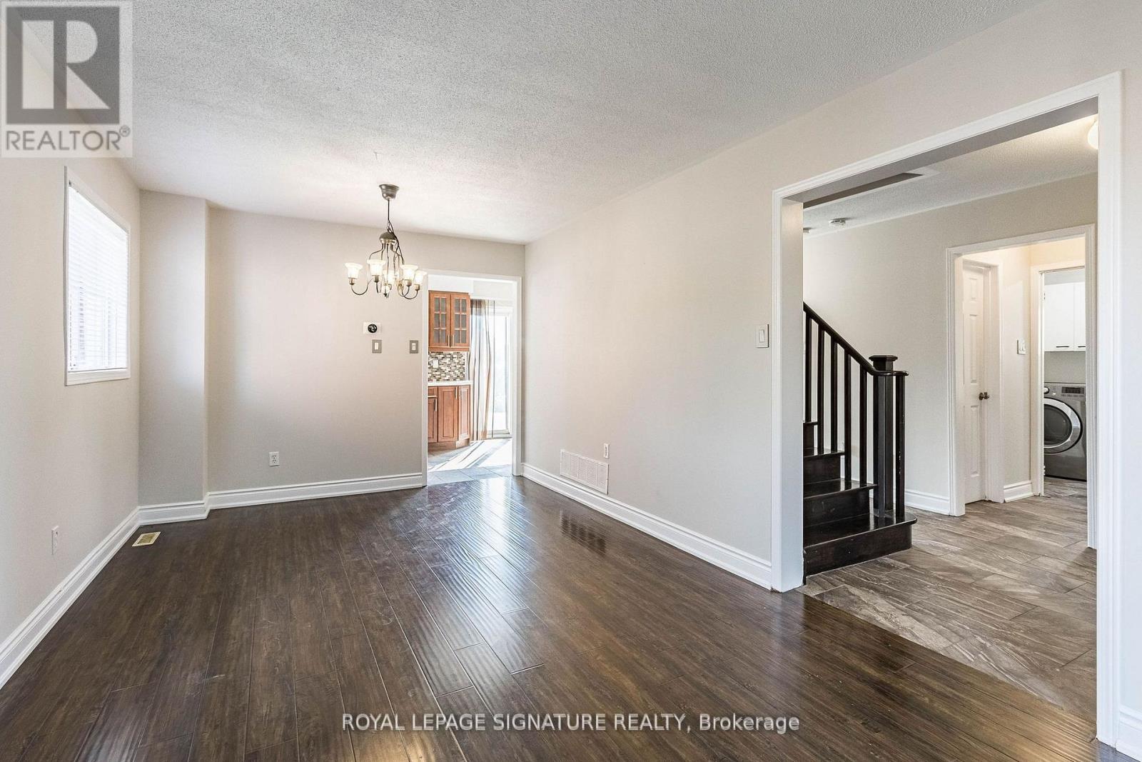 37 Richwood Crescent, Brampton, Ontario  L6X 4K8 - Photo 14 - W12594212