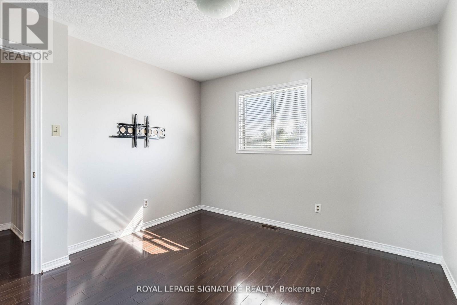 37 Richwood Crescent, Brampton, Ontario  L6X 4K8 - Photo 24 - W12594212