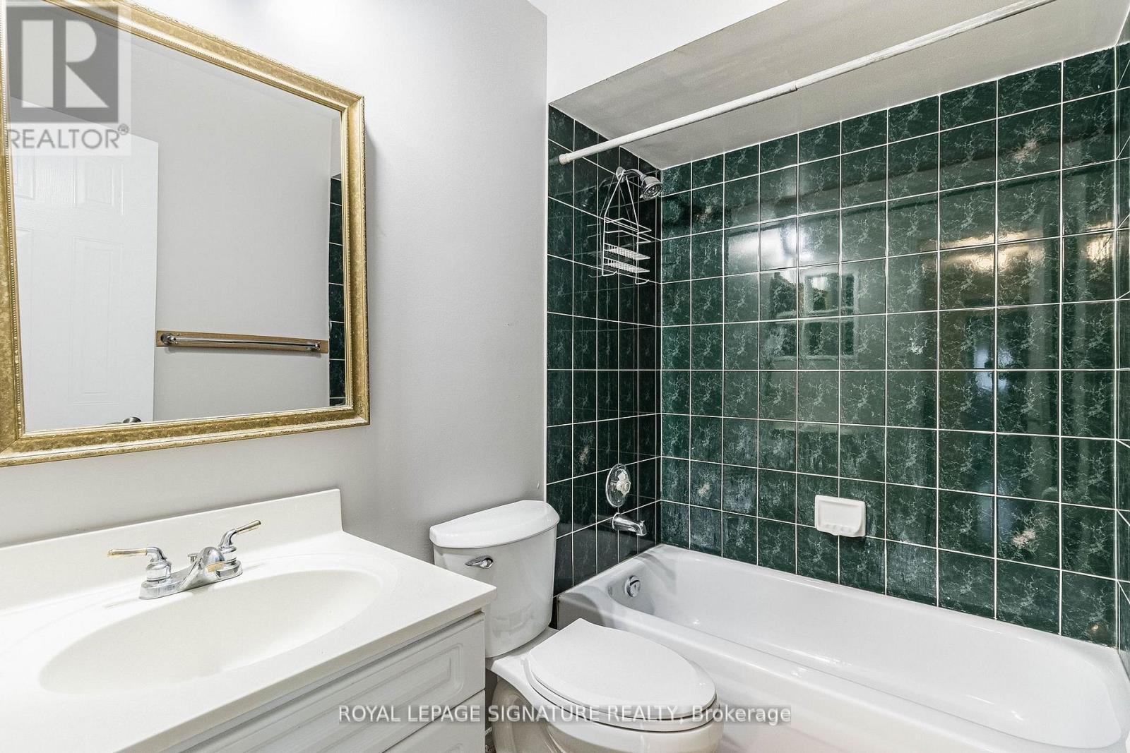 37 Richwood Crescent, Brampton, Ontario  L6X 4K8 - Photo 26 - W12594212