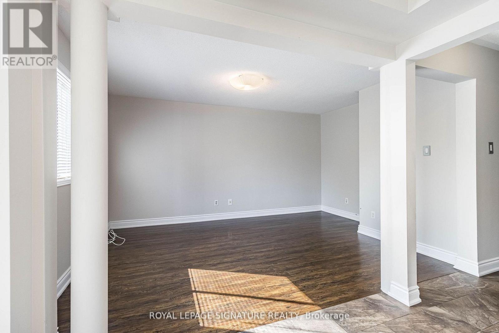 37 Richwood Crescent, Brampton, Ontario  L6X 4K8 - Photo 8 - W12594212