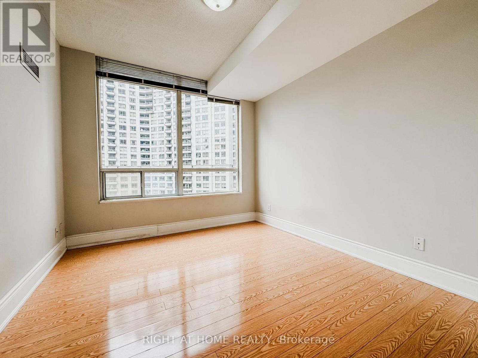 1118 - 3880 Duke Of York Boulevard, Mississauga, Ontario  L5B 4M7 - Photo 12 - W12594220