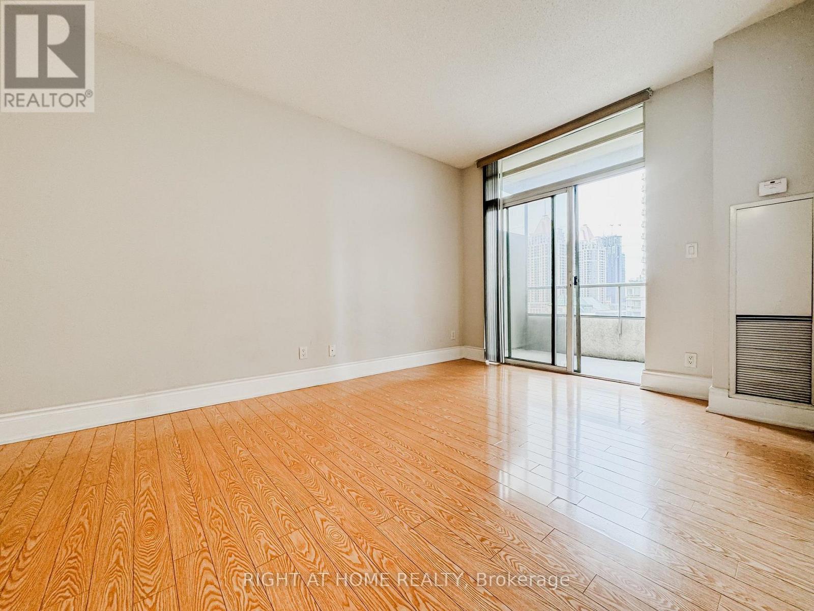 1118 - 3880 Duke Of York Boulevard, Mississauga, Ontario  L5B 4M7 - Photo 15 - W12594220