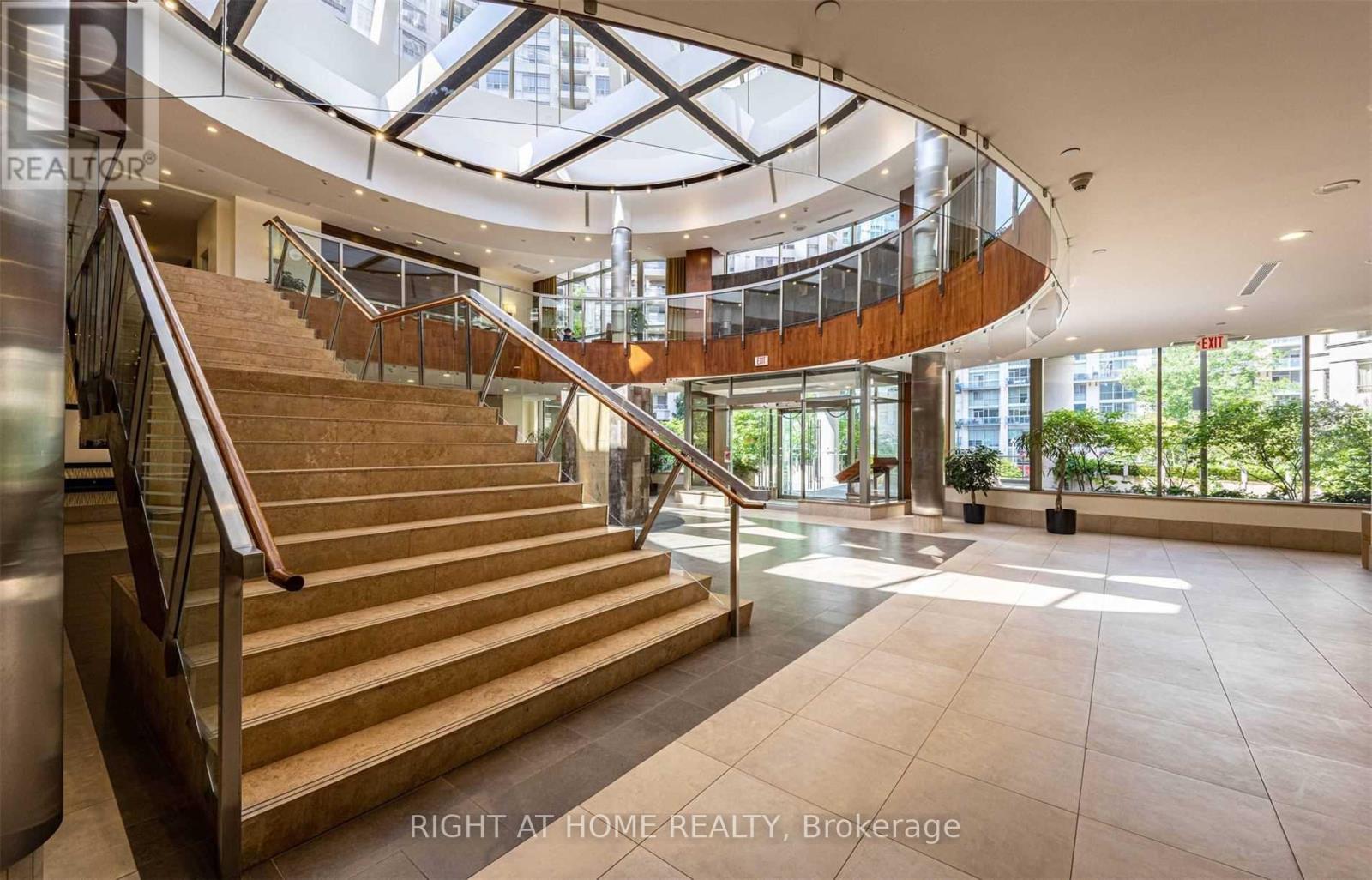 1118 - 3880 Duke Of York Boulevard, Mississauga, Ontario  L5B 4M7 - Photo 25 - W12594220