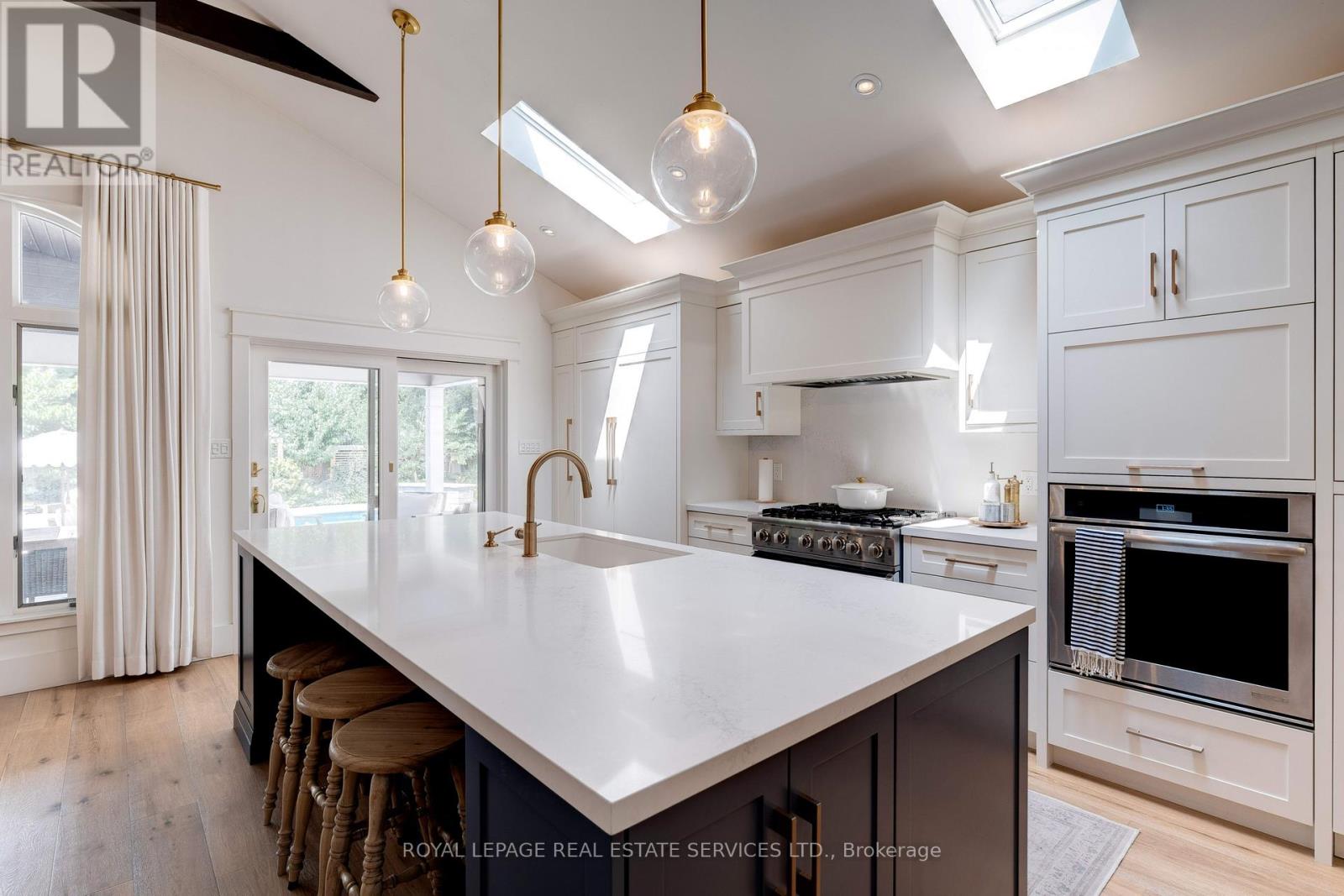 41 Fairwood Place E, Burlington, Ontario  L7T 2B7 - Photo 14 - W12594222