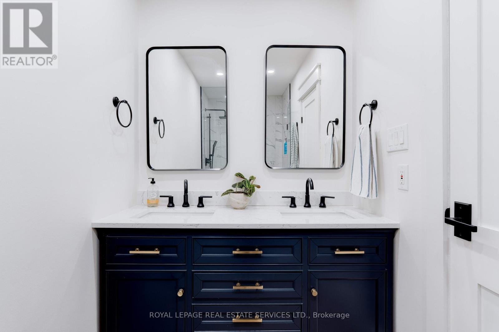 41 Fairwood Place E, Burlington, Ontario  L7T 2B7 - Photo 27 - W12594222