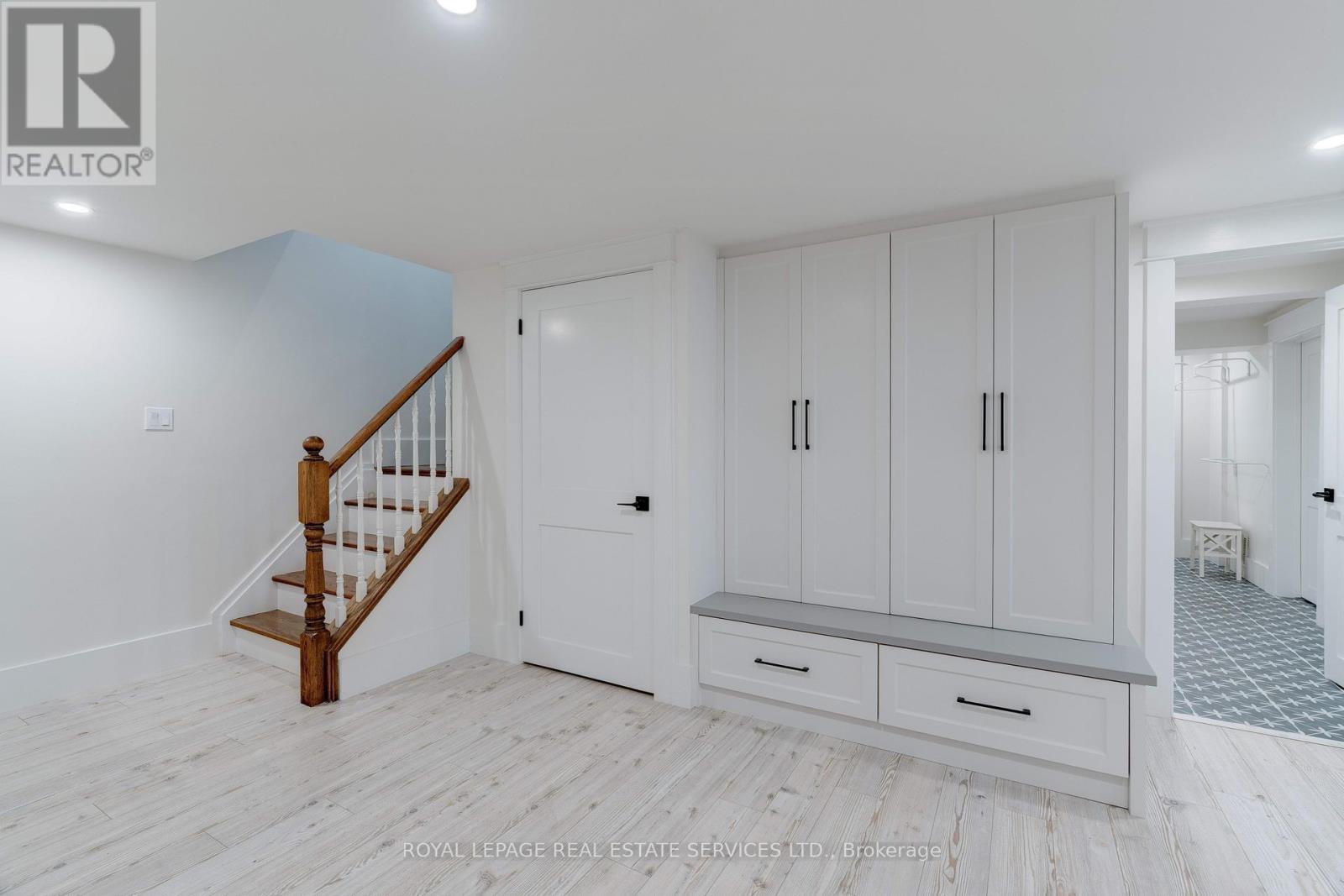 41 Fairwood Place E, Burlington, Ontario  L7T 2B7 - Photo 35 - W12594222