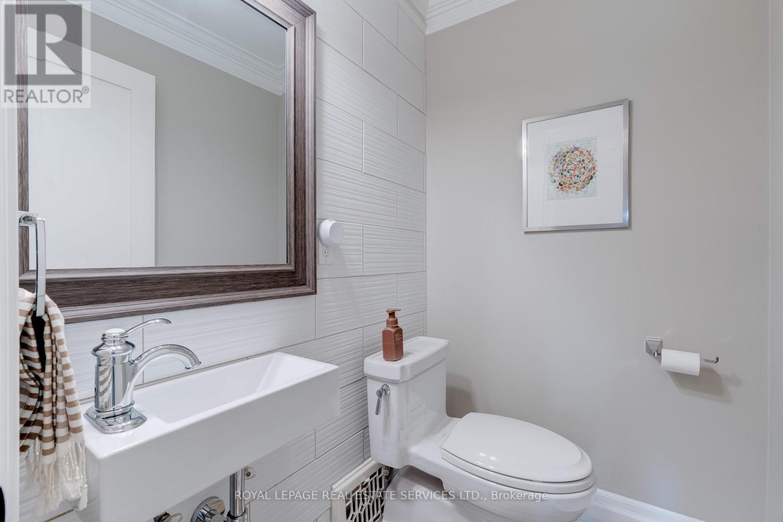 41 Fairwood Place E, Burlington, Ontario  L7T 2B7 - Photo 7 - W12594222