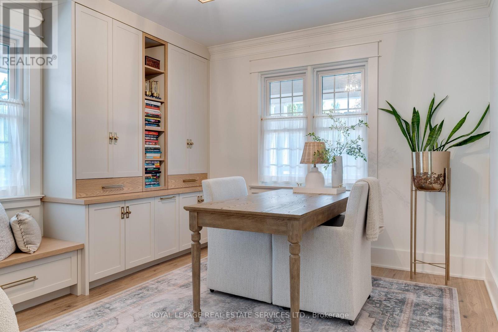 41 Fairwood Place E, Burlington, Ontario  L7T 2B7 - Photo 8 - W12594222