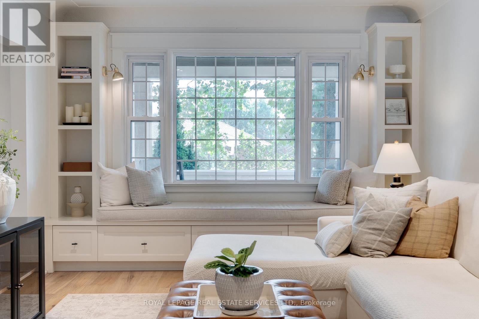 41 Fairwood Place E, Burlington, Ontario  L7T 2B7 - Photo 9 - W12594222