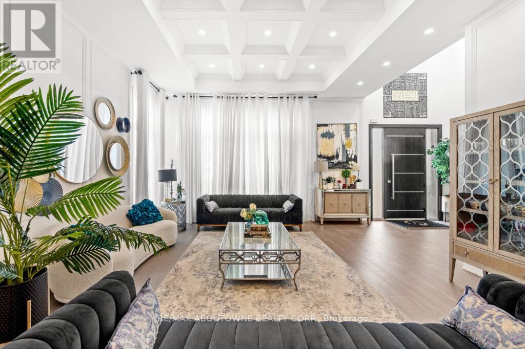 334 Third Lane, Oakville, Ontario  L6L 4A4 - Photo 10 - W12594248