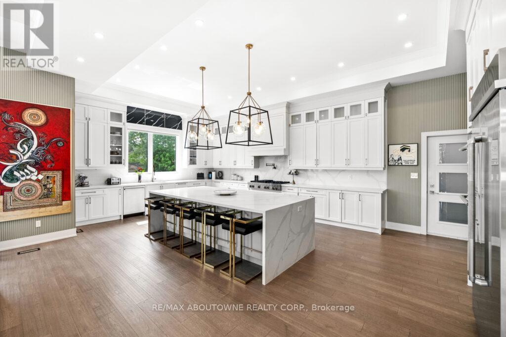 334 Third Lane, Oakville, Ontario  L6L 4A4 - Photo 17 - W12594248