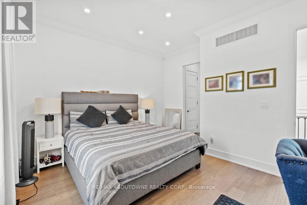 334 Third Lane, Oakville, Ontario  L6L 4A4 - Photo 26 - W12594248