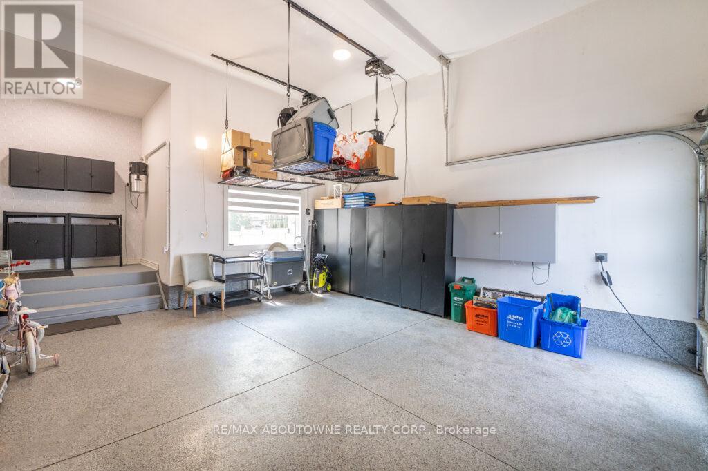 334 Third Lane, Oakville, Ontario  L6L 4A4 - Photo 38 - W12594248