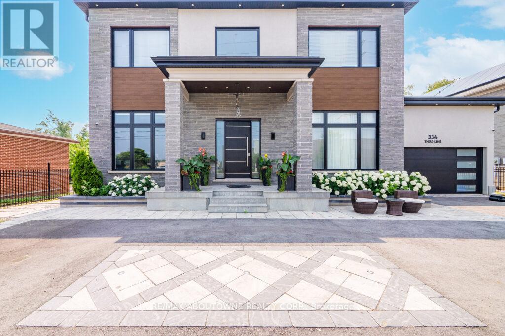 334 Third Lane, Oakville, Ontario  L6L 4A4 - Photo 5 - W12594248