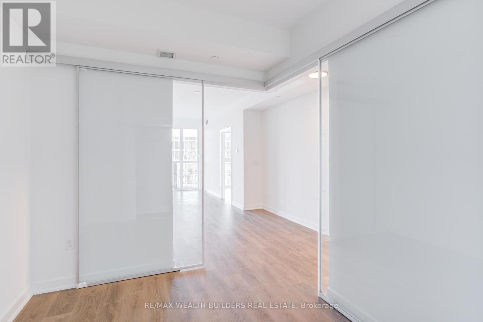 718 - 1037 The Queensway, Toronto, Ontario M8Z 6C7 - Photo 10 - W12594258