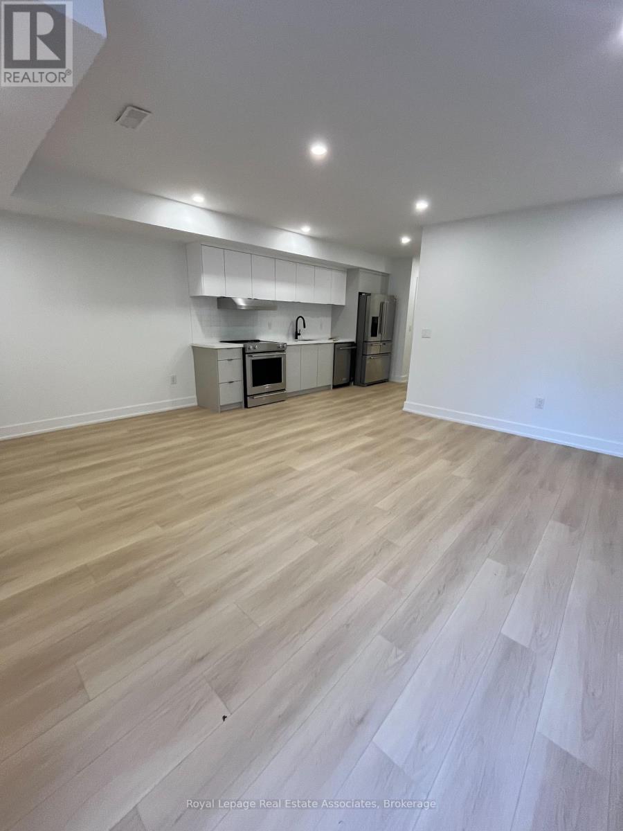 Bsmt - 1039 Caven Street, Mississauga, Ontario  L5G 4J3 - Photo 6 - W12594304