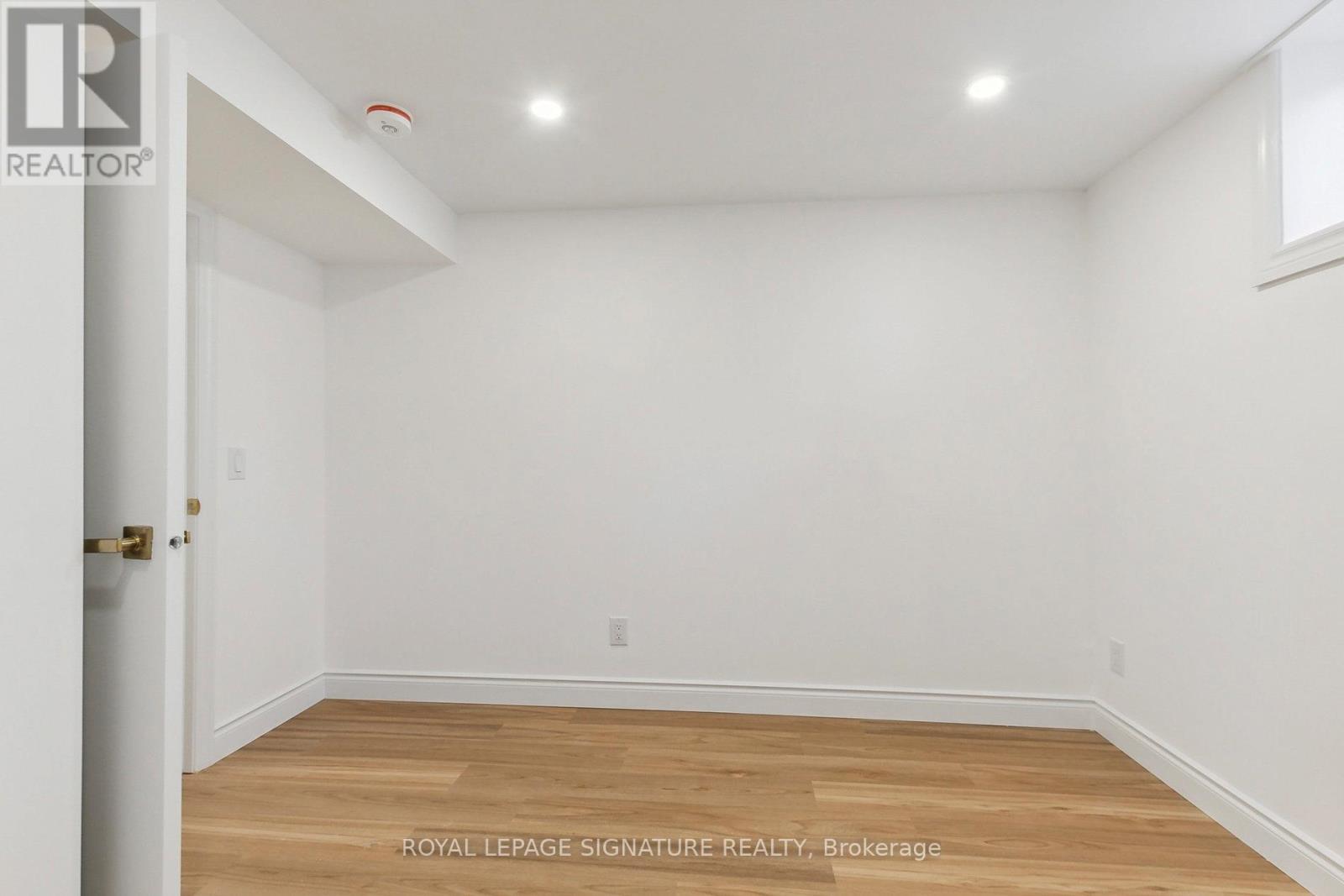 Lower - 53 Gracey Boulevard, Toronto, Ontario  M9R 2A2 - Photo 15 - W12594306