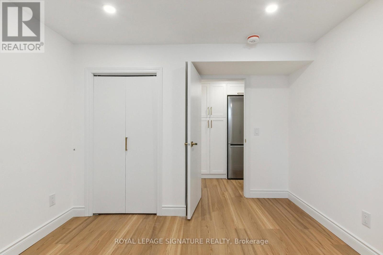 Lower - 53 Gracey Boulevard, Toronto, Ontario  M9R 2A2 - Photo 17 - W12594306