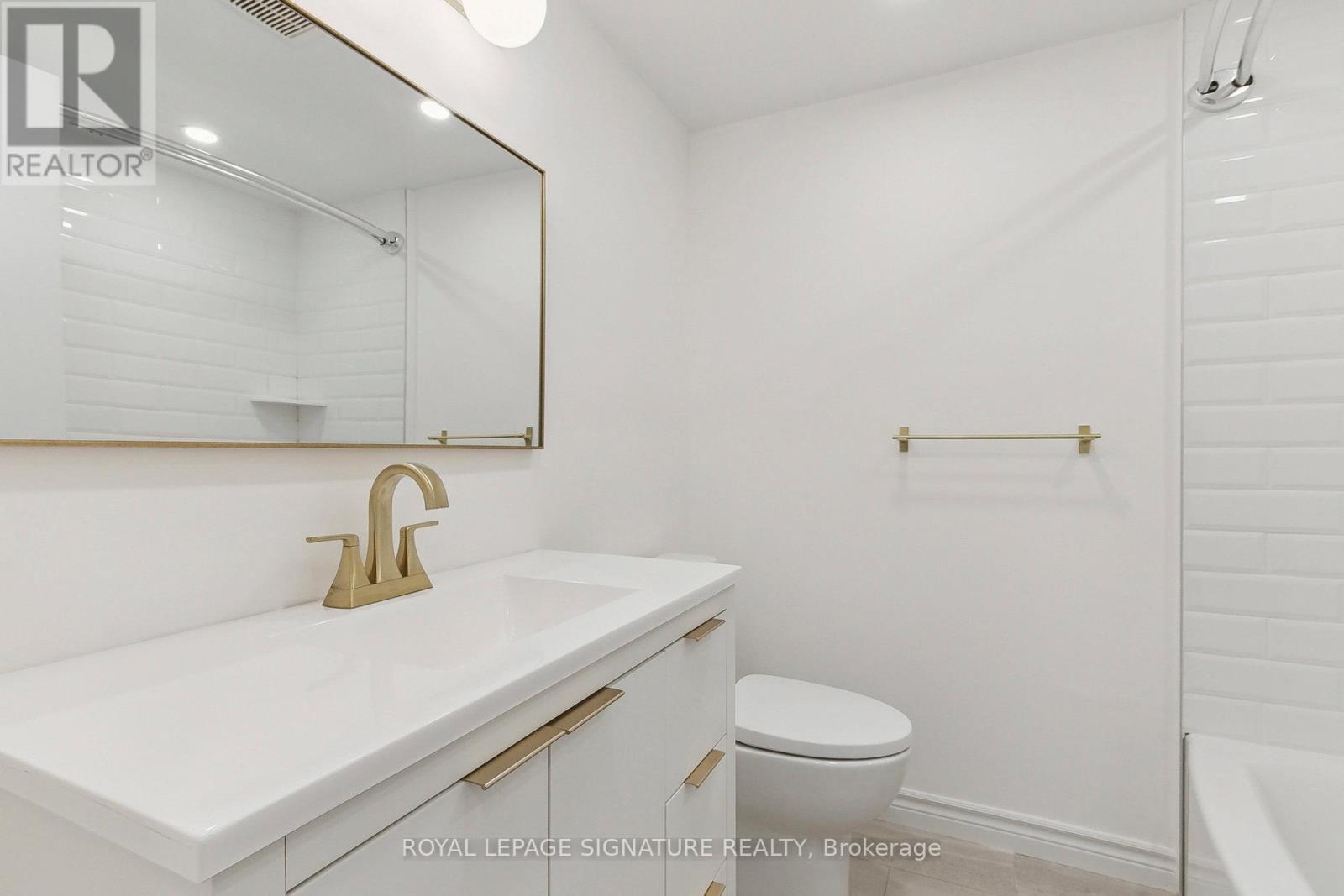 Lower - 53 Gracey Boulevard, Toronto, Ontario  M9R 2A2 - Photo 18 - W12594306