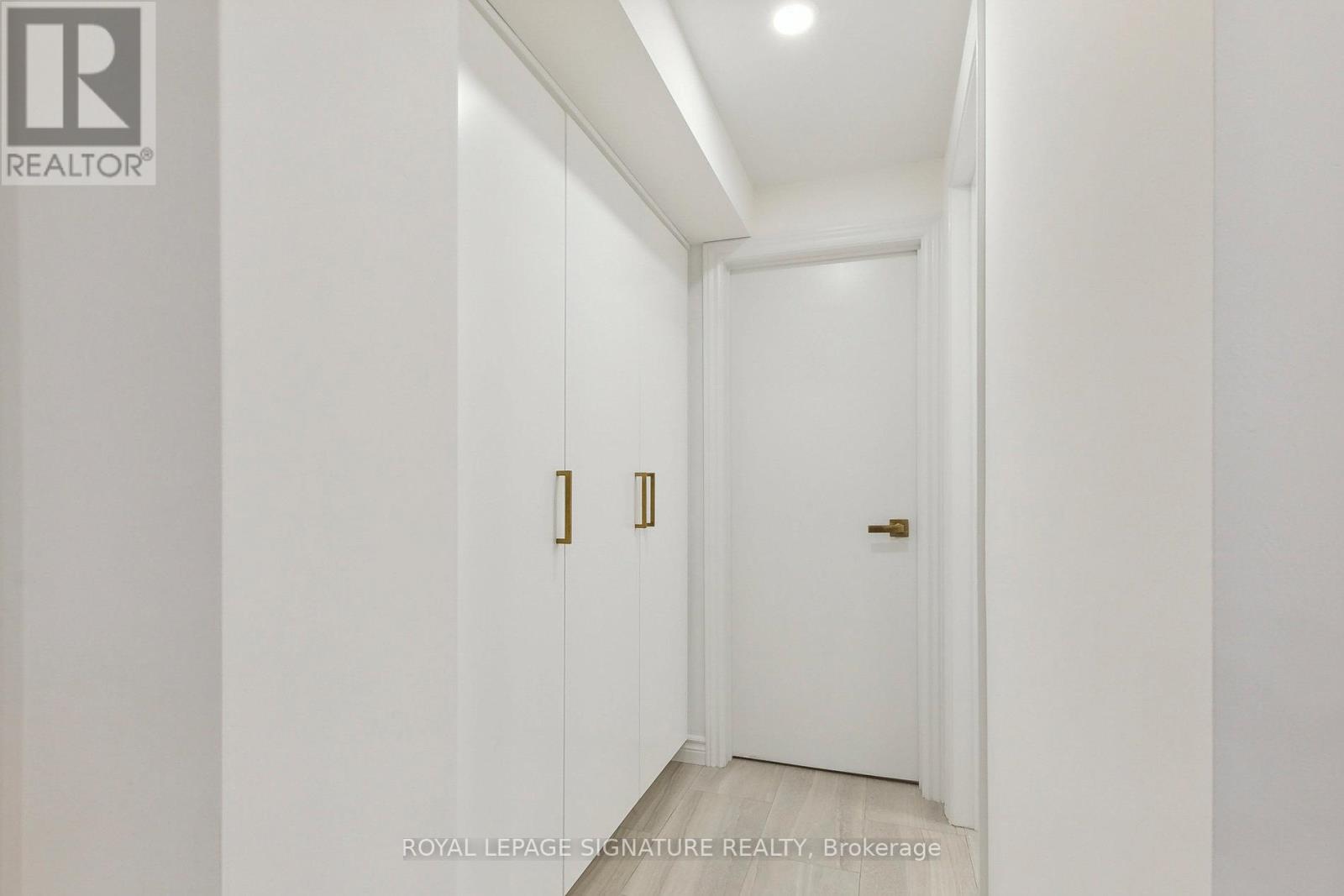 Lower - 53 Gracey Boulevard, Toronto, Ontario  M9R 2A2 - Photo 19 - W12594306